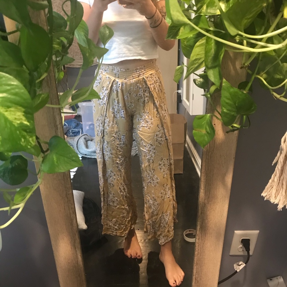 Billabong flowy pants